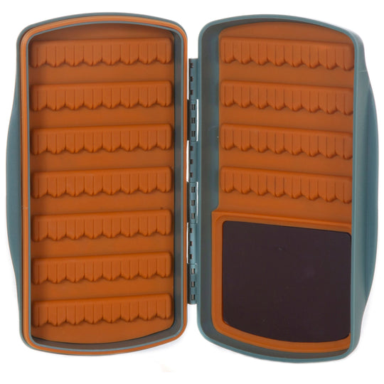 Fishpond Tacky Pescador Fly Box MagPad Smoke Grey Image 02