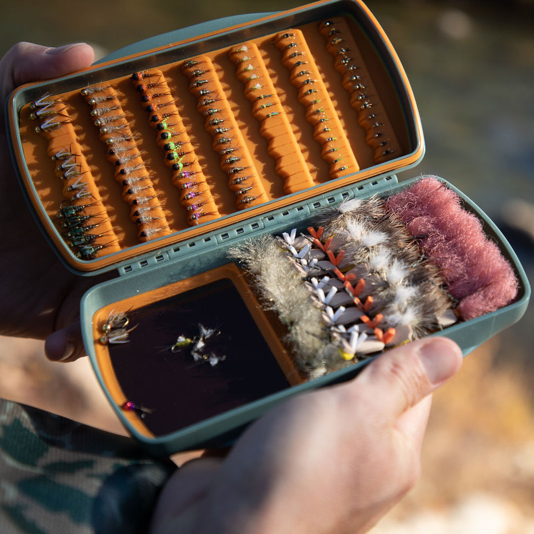 Fishpond Tacky Pescador Fly Box MagPad Smoke Grey Image 05