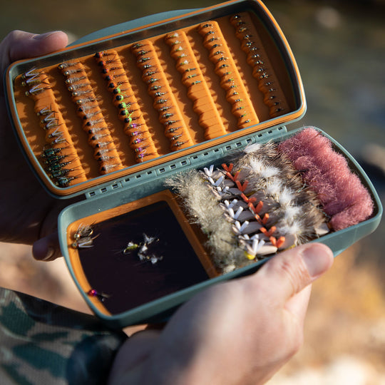 Fishpond Tacky Pescador Fly Box MagPad Smoke Grey Image 05