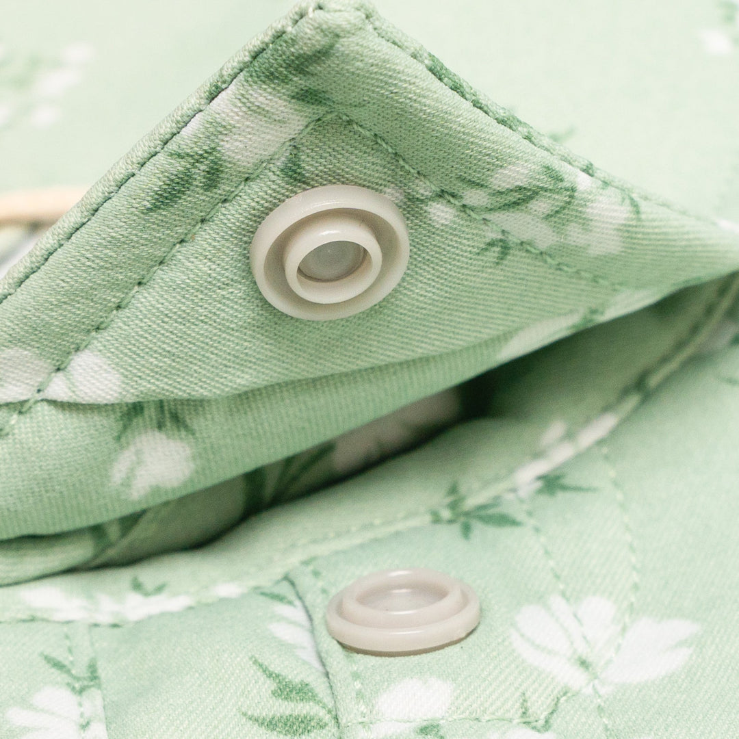 Poncho The Bat Masterson Green Daisy Floral Print Image 03